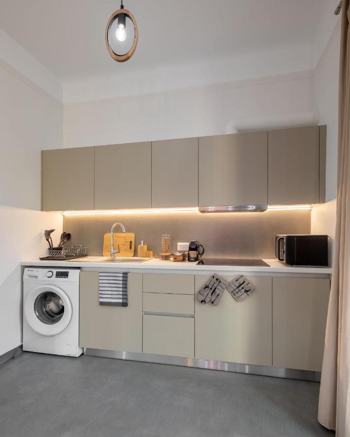 Christiana'S Lovely Apartment In Psyri, Атина Екстериор снимка